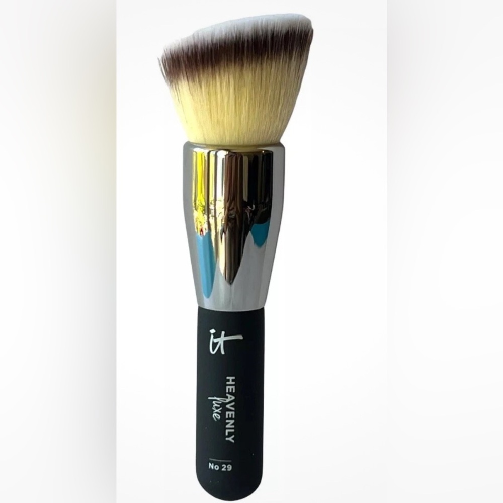 NEW  IT Cosmetics Heavenly Luxe Foundation Brush Travel size